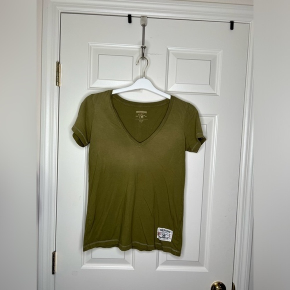 True religion short sleeve V-neck tee, size Large